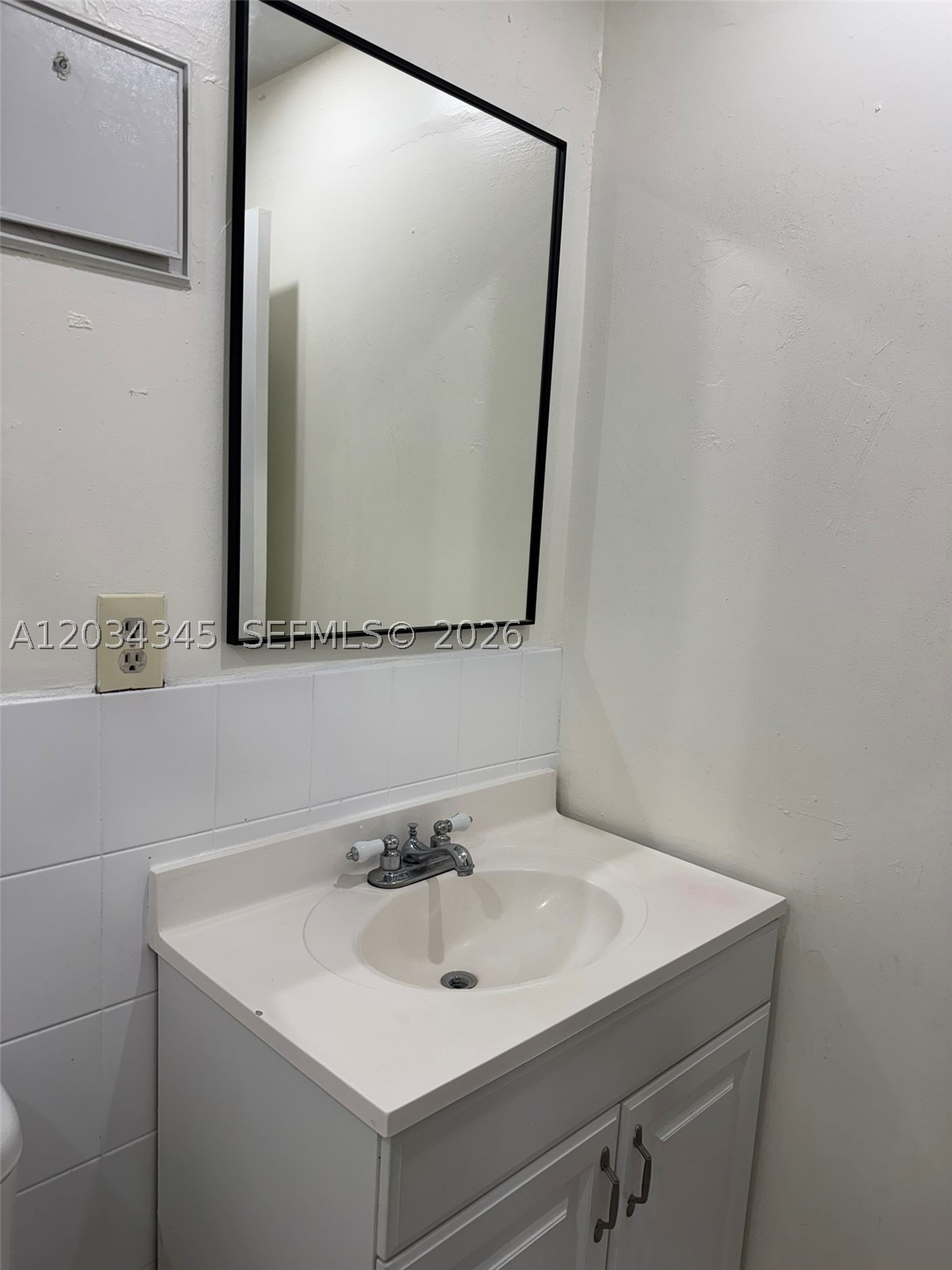 DEVON-AIRE VILLAS SEC 10 - Residential