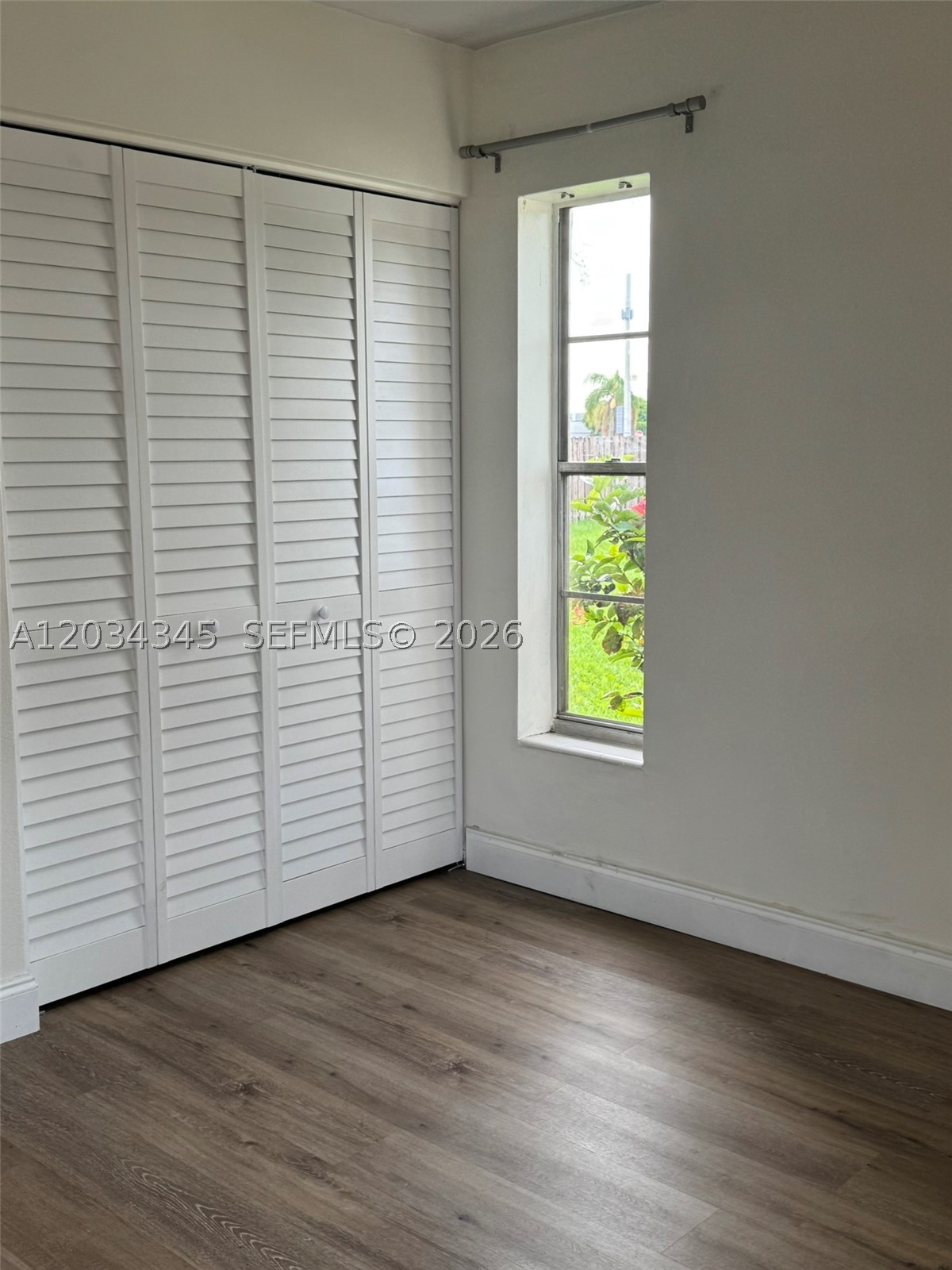 DEVON-AIRE VILLAS SEC 10 - Residential