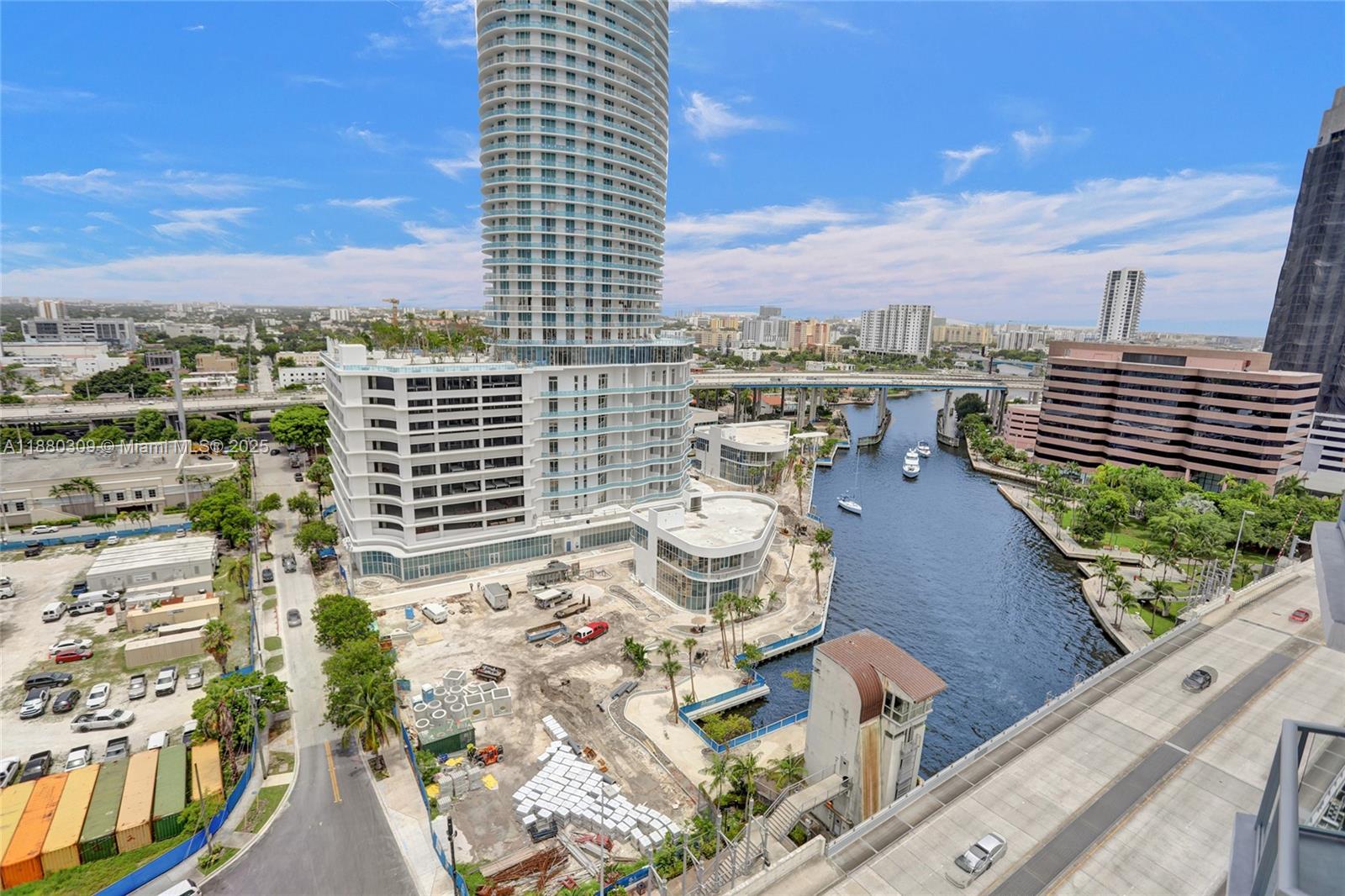 LATITUDE ON THE RIVER CON - Residential