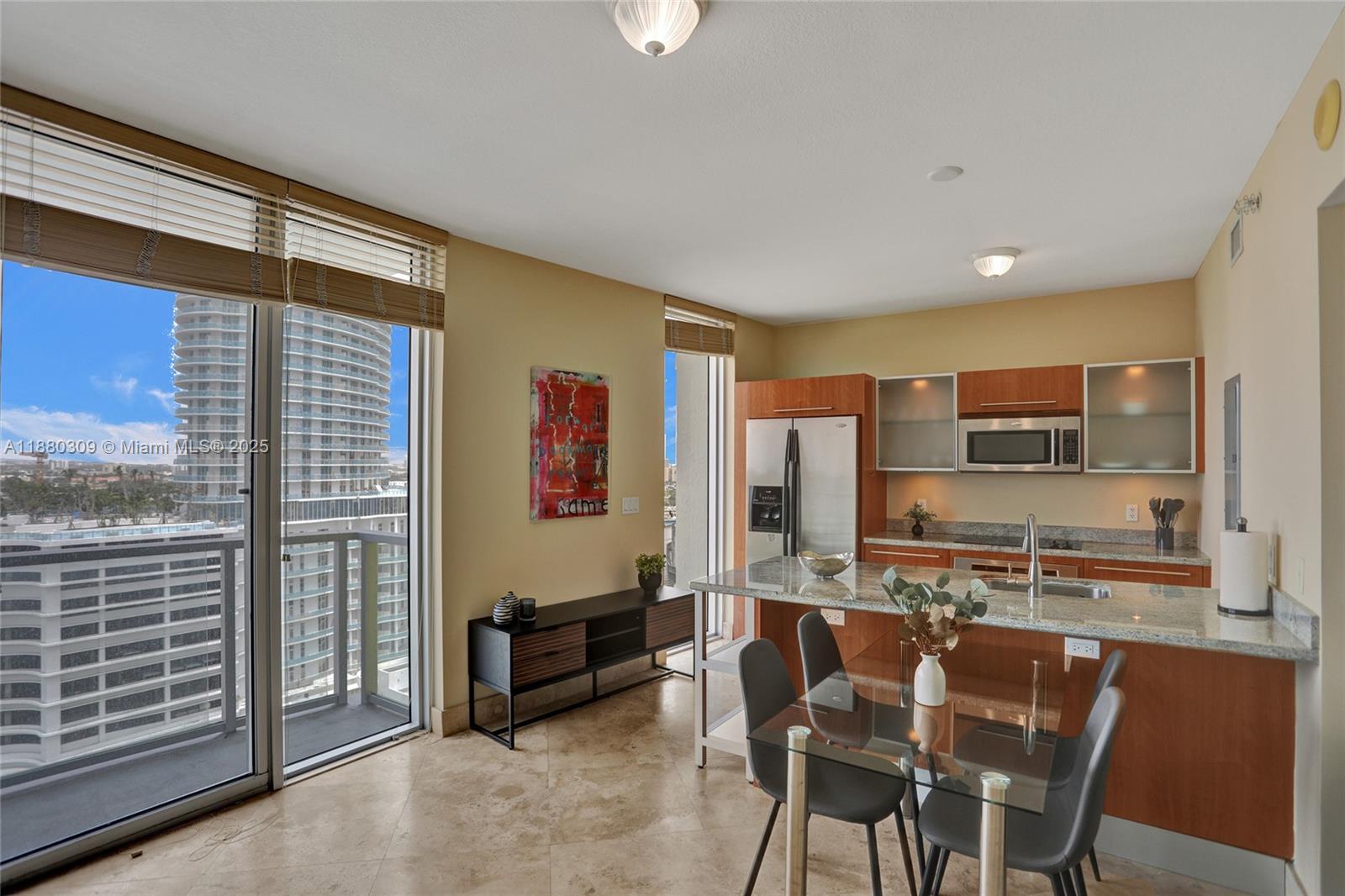 LATITUDE ON THE RIVER CON - Residential