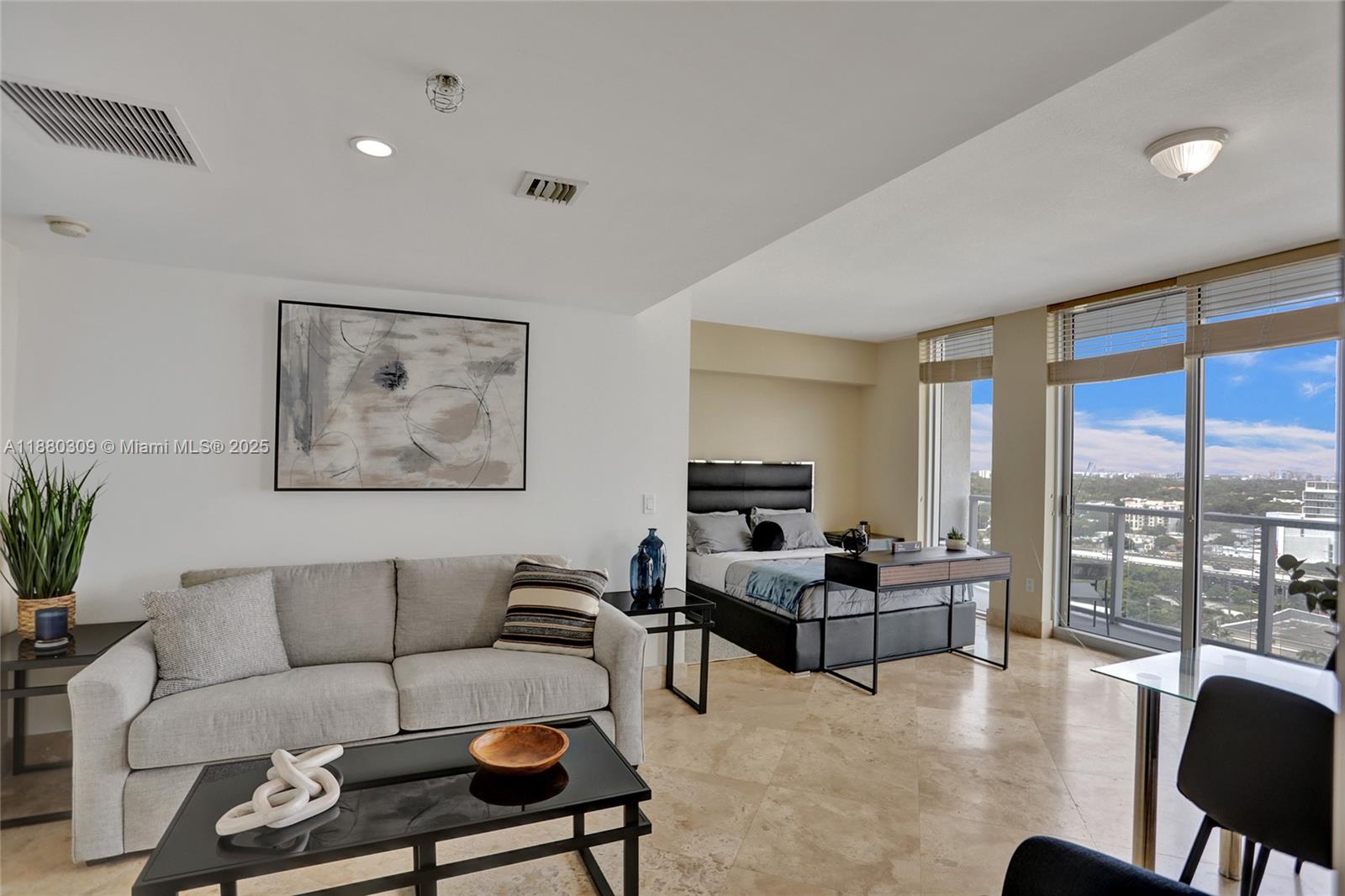LATITUDE ON THE RIVER CON - Residential