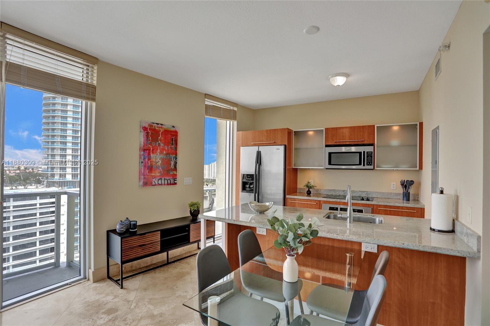 LATITUDE ON THE RIVER CON - Residential