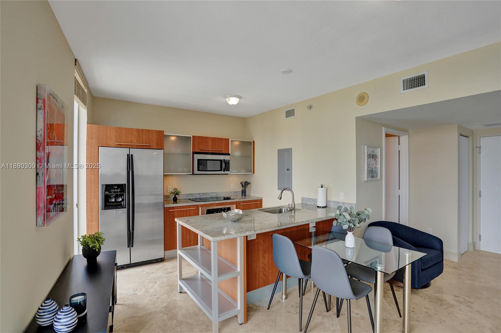 LATITUDE ON THE RIVER CON - Residential