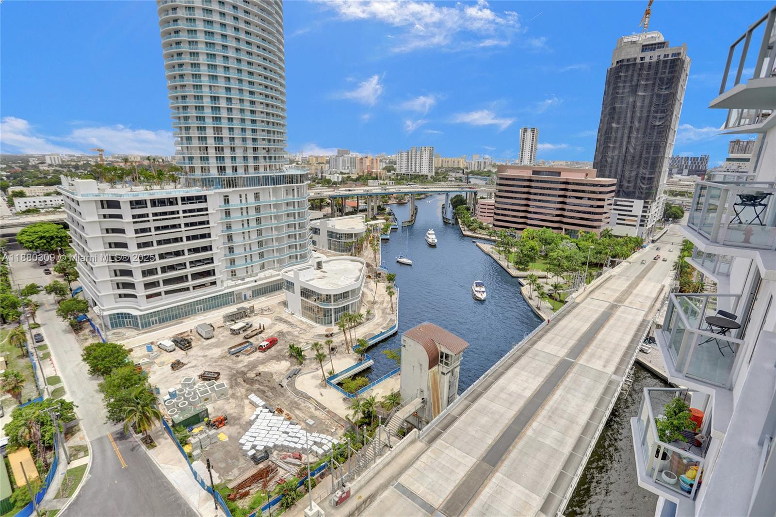 LATITUDE ON THE RIVER CON - Residential