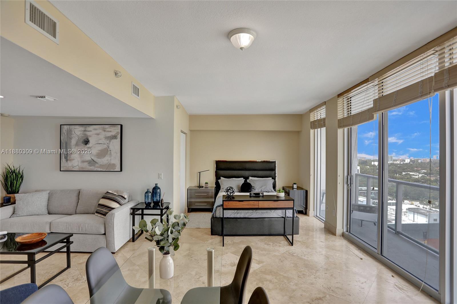 LATITUDE ON THE RIVER CON - Residential