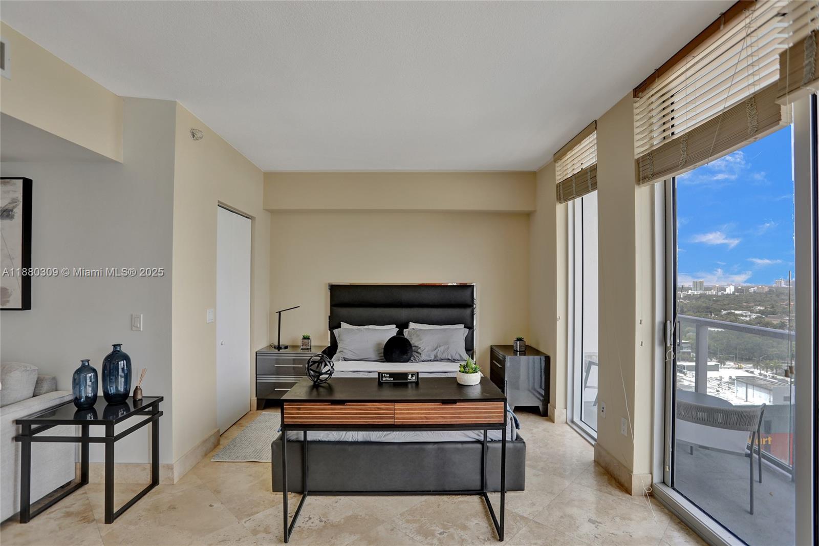 LATITUDE ON THE RIVER CON - Residential
