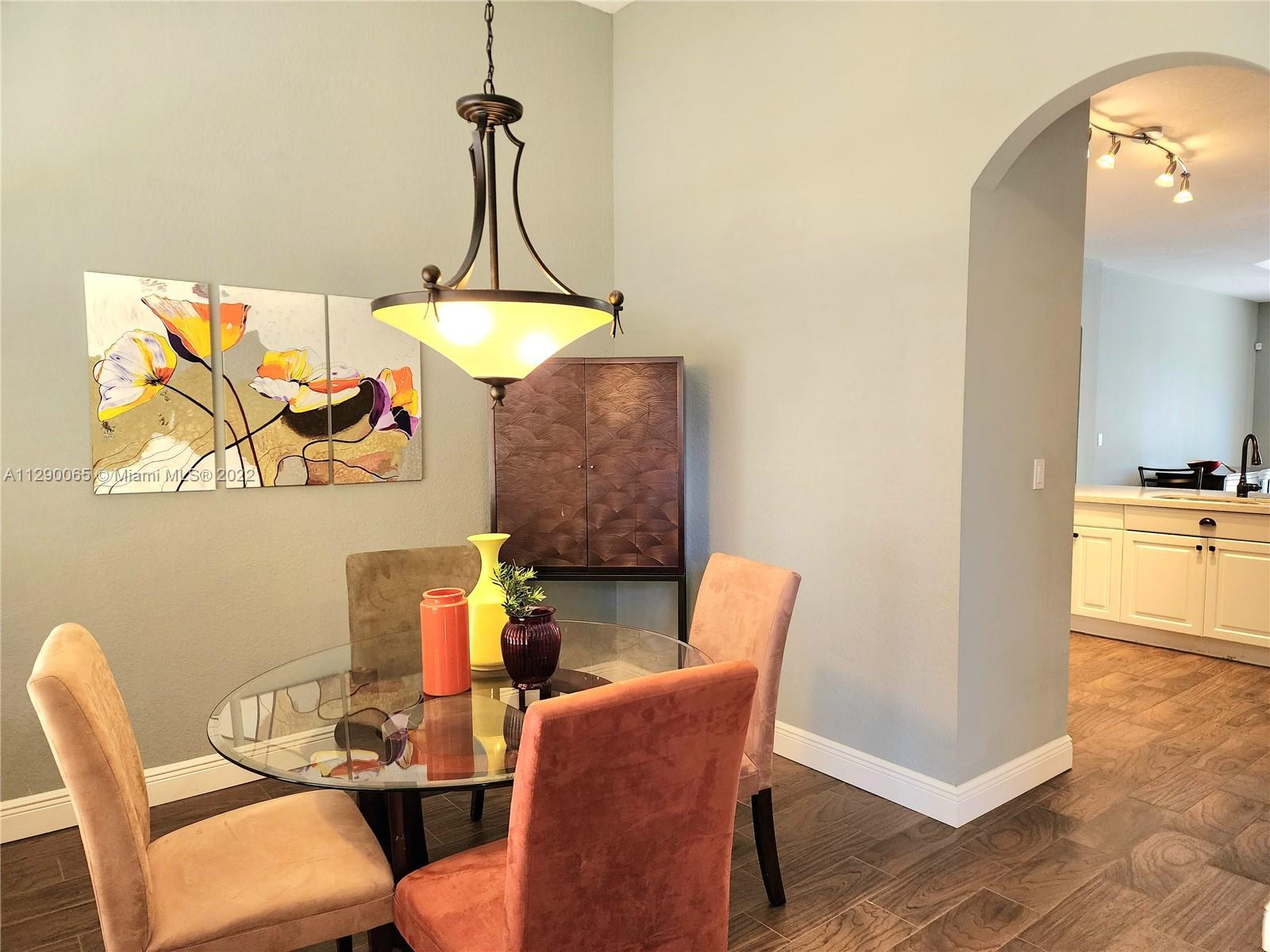 FLORIDIAN BAY ESTATES - Residential