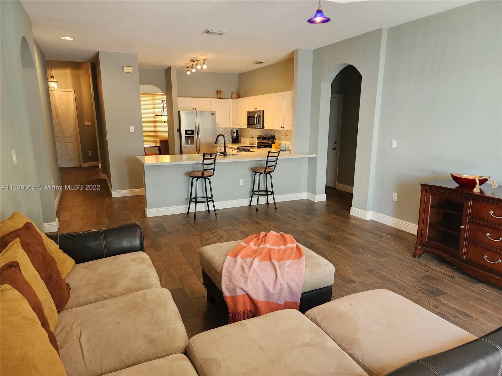 FLORIDIAN BAY ESTATES - Residential