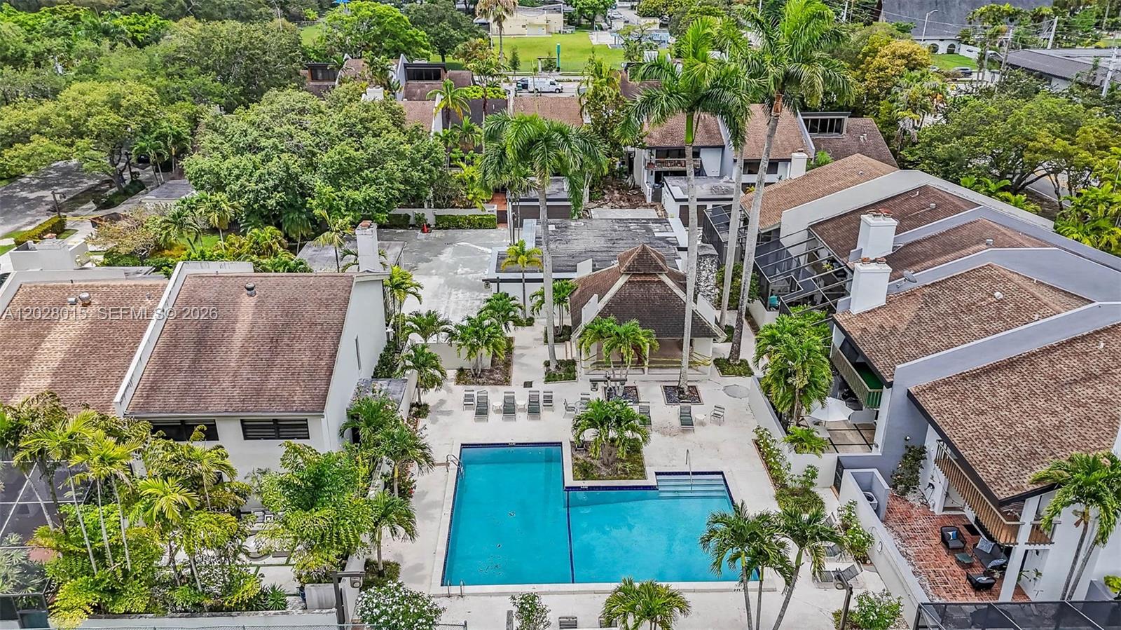 BANYANS OF SOUTH MIAMI CO - Residential