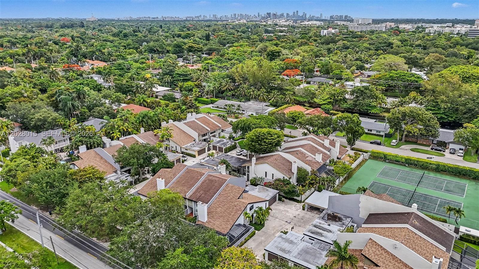 BANYANS OF SOUTH MIAMI CO - Residential