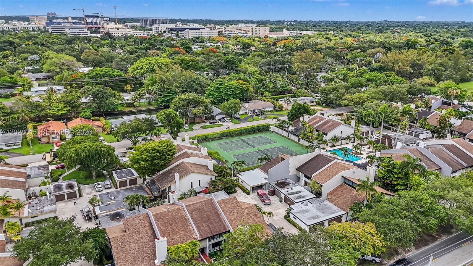 BANYANS OF SOUTH MIAMI CO - Residential