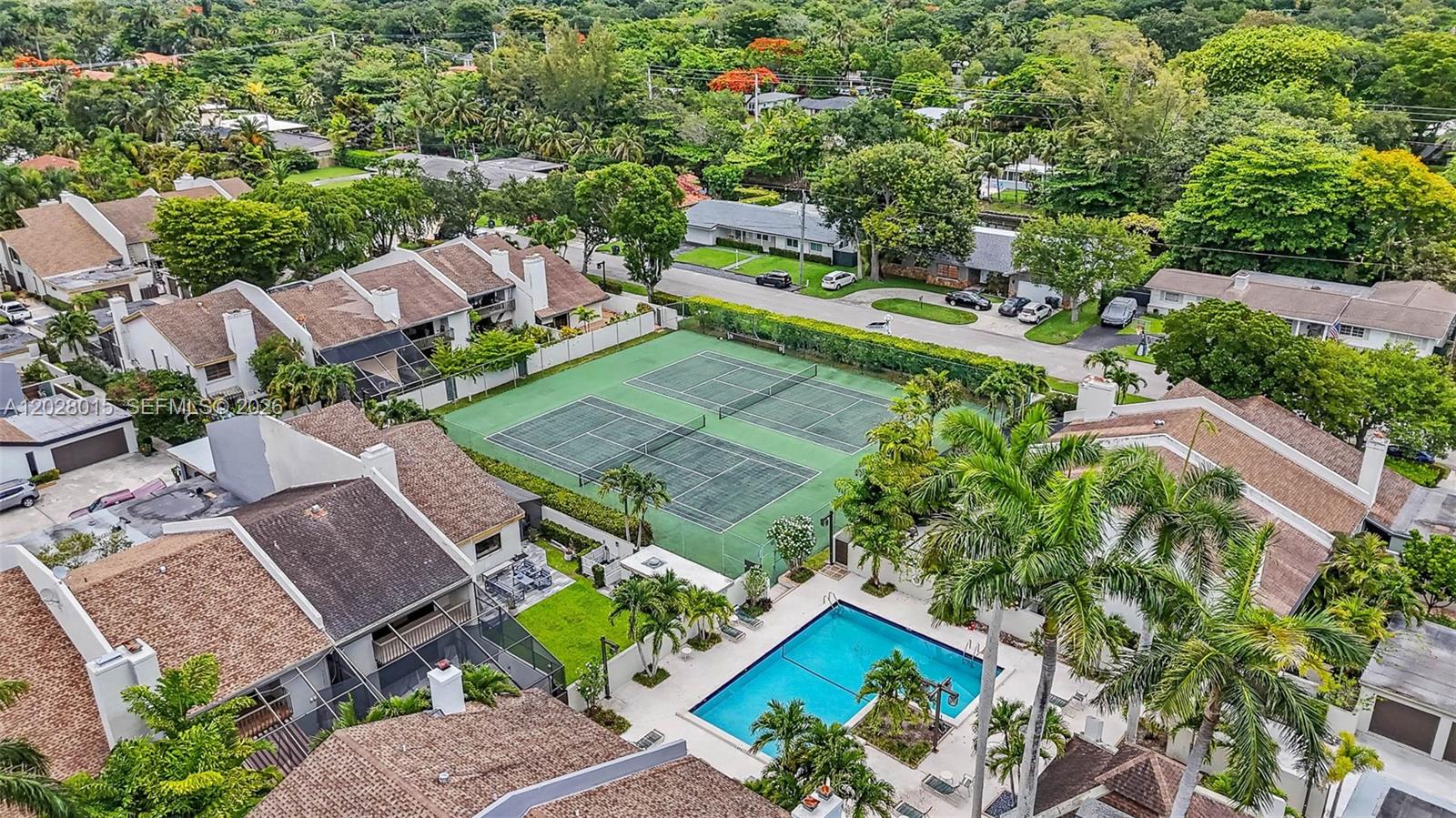 BANYANS OF SOUTH MIAMI CO - Residential