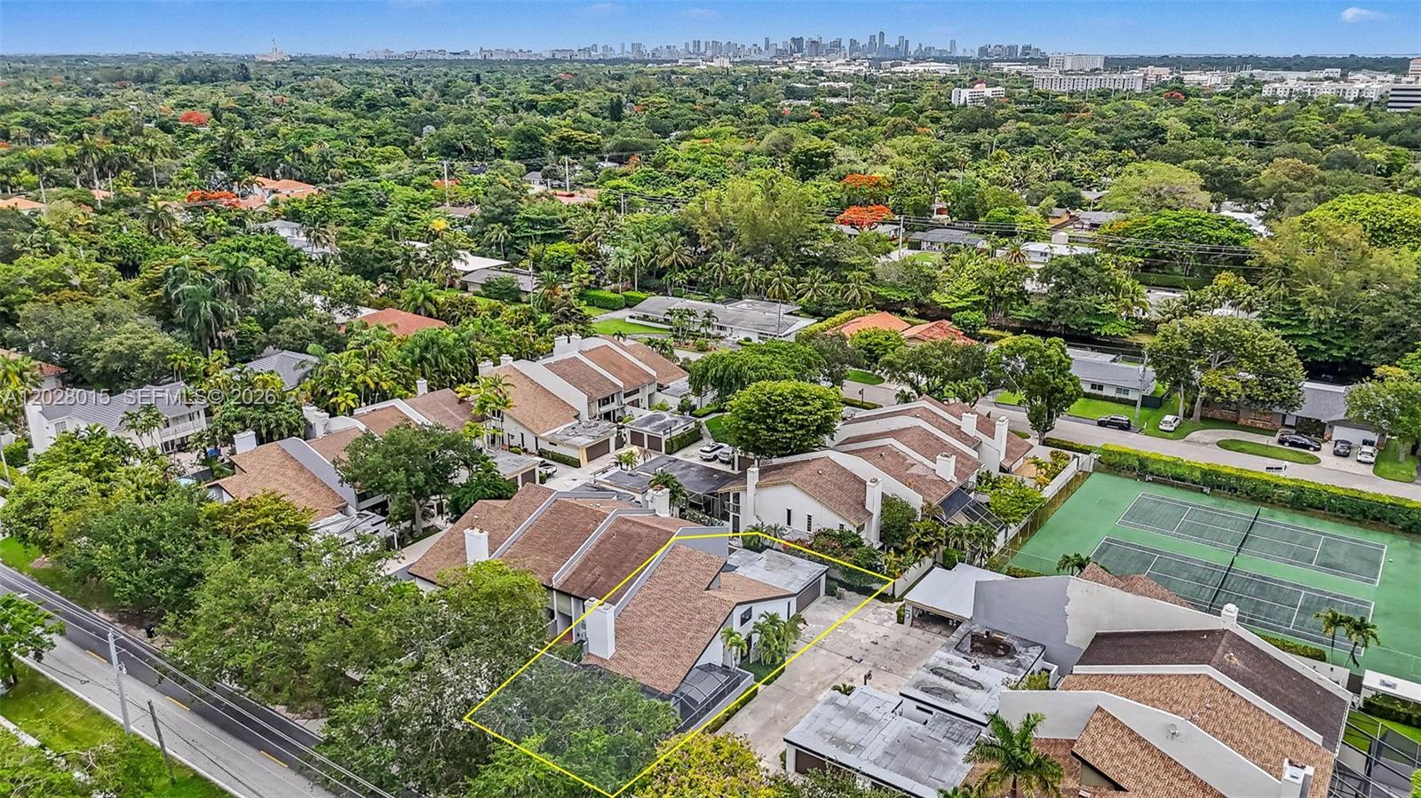 BANYANS OF SOUTH MIAMI CO - Residential