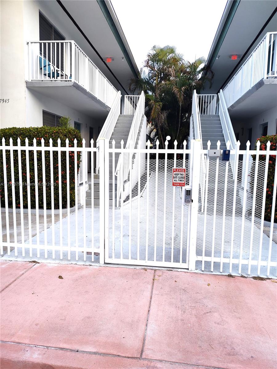 ALTOS DEL MAR NO 3 - Residential
