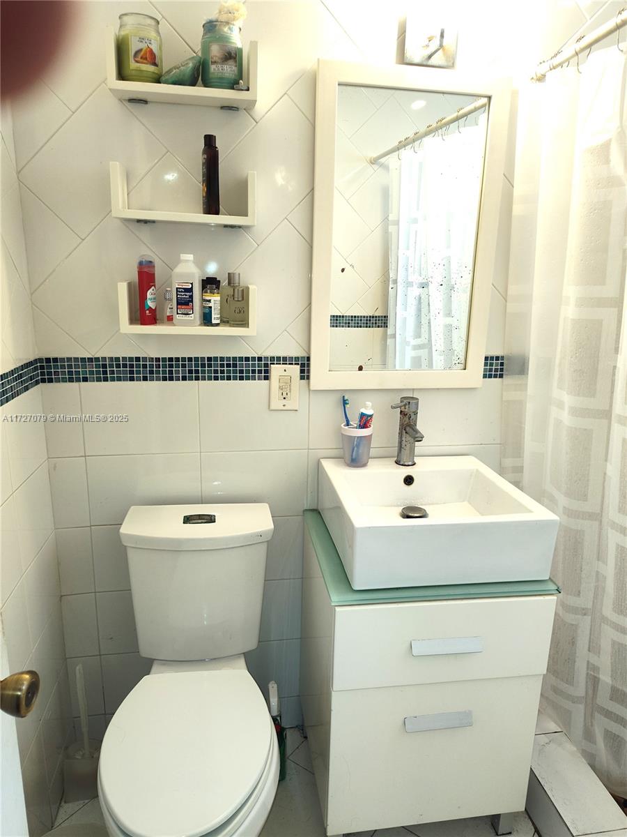 ALTOS DEL MAR NO 3 - Residential