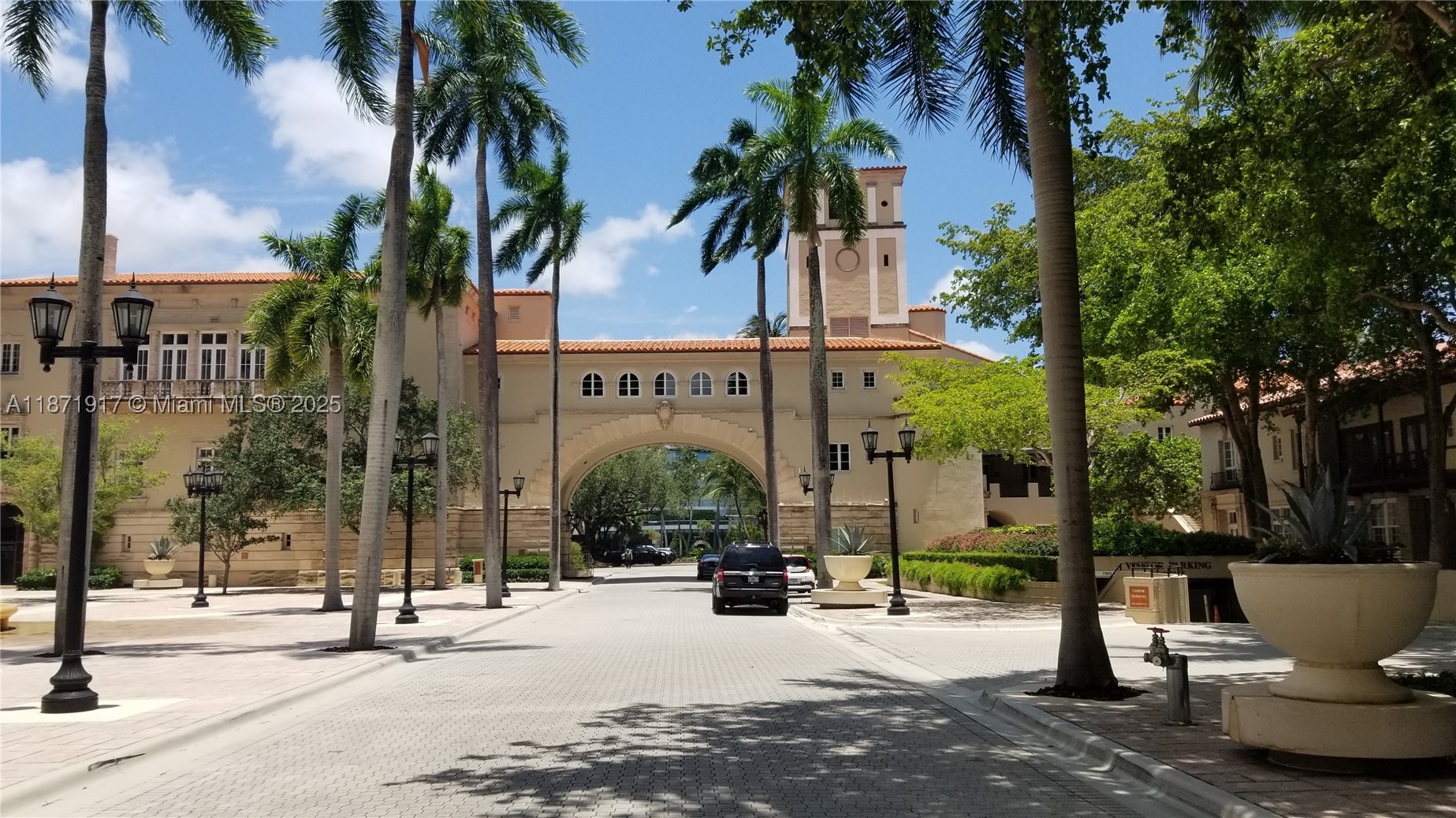 PUERTA DE PALMAS CONDO - Residential