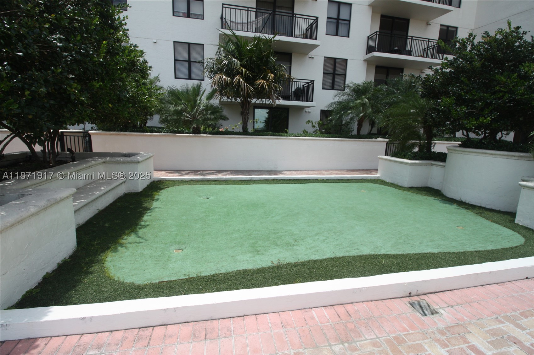 PUERTA DE PALMAS CONDO - Residential