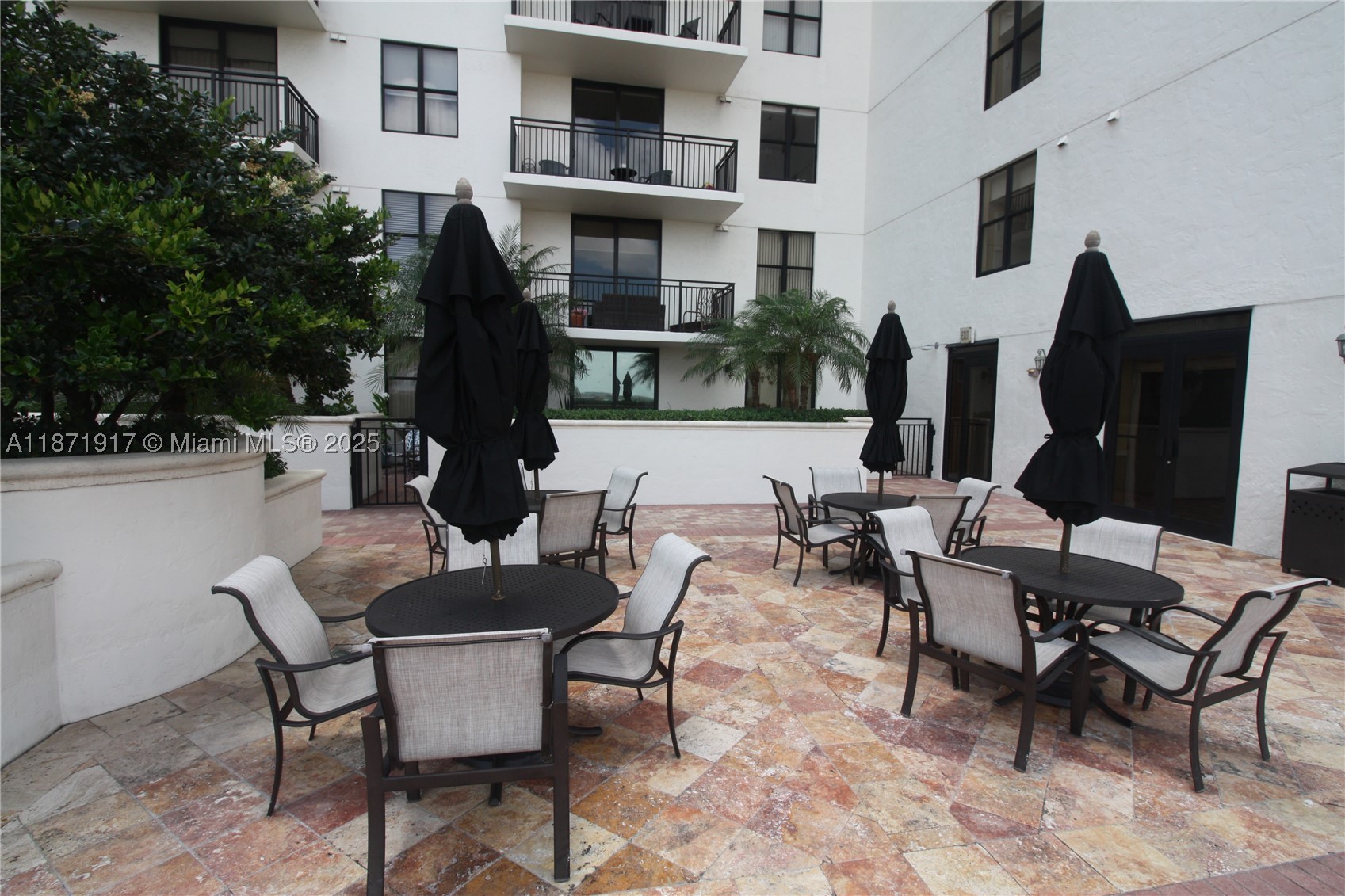 PUERTA DE PALMAS CONDO - Residential