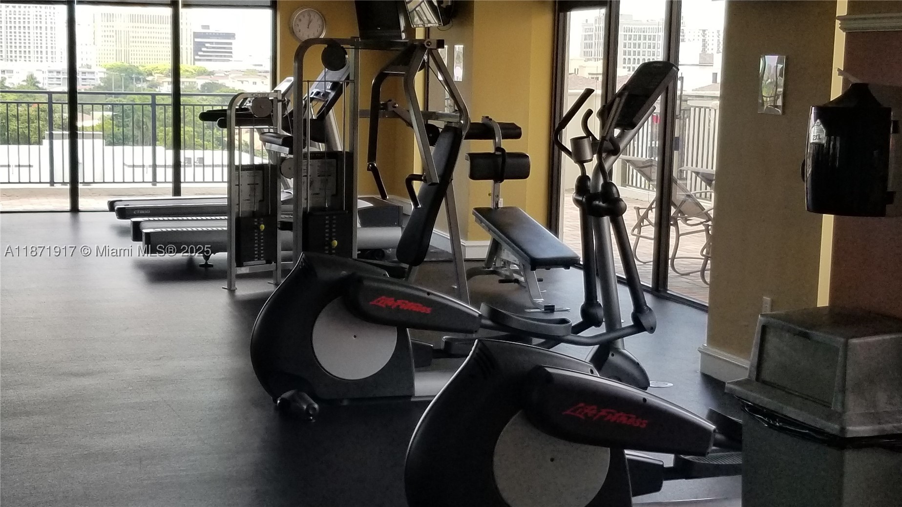 PUERTA DE PALMAS CONDO - Residential