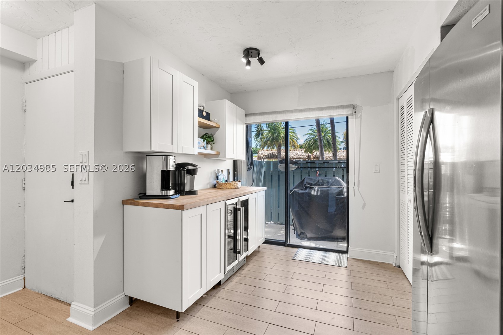 EXECUTIVE BAY CLUB - Residential