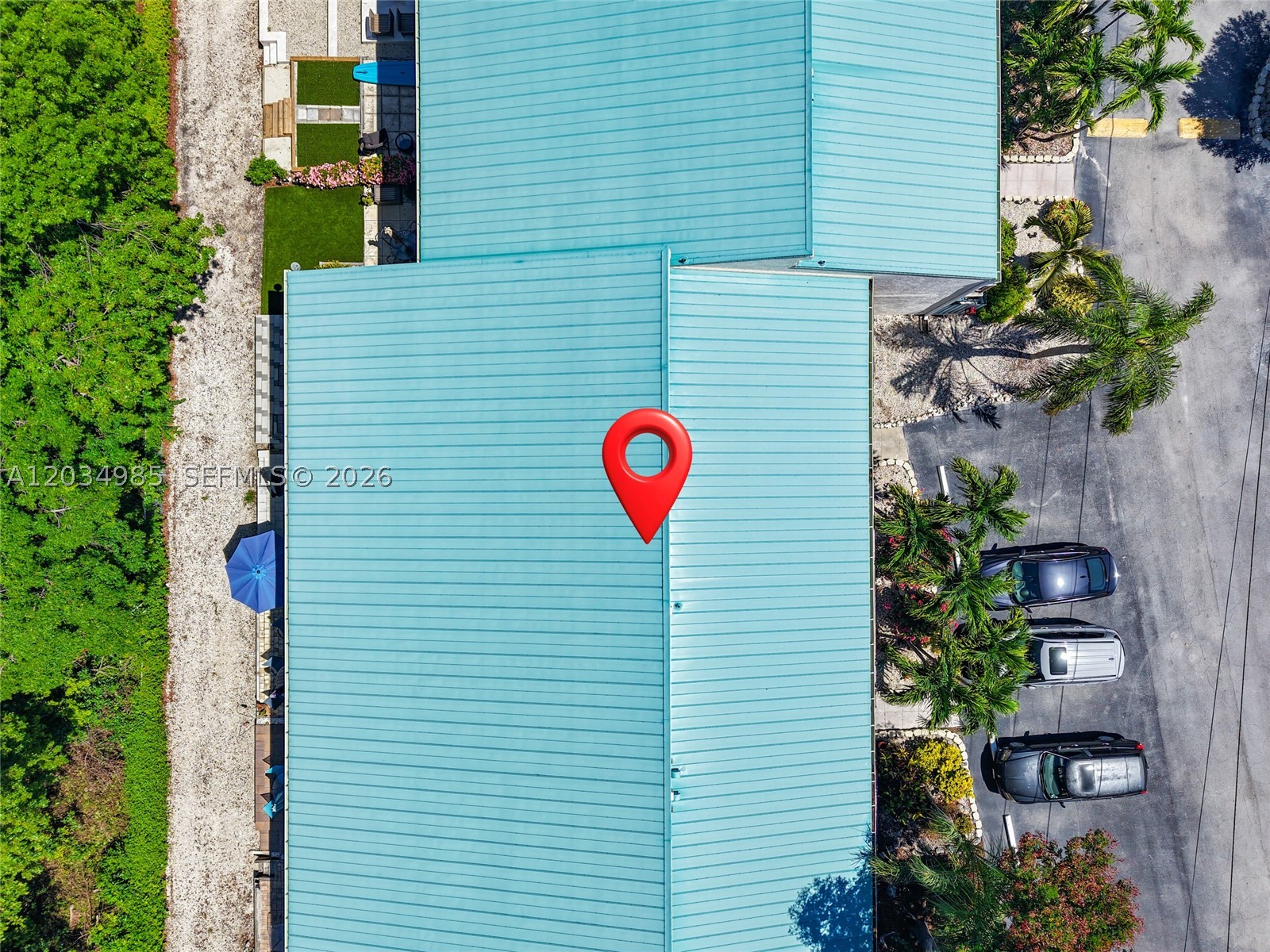 EXECUTIVE BAY CLUB - Residential