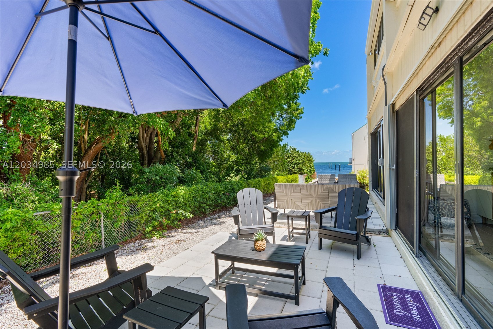 EXECUTIVE BAY CLUB - Residential
