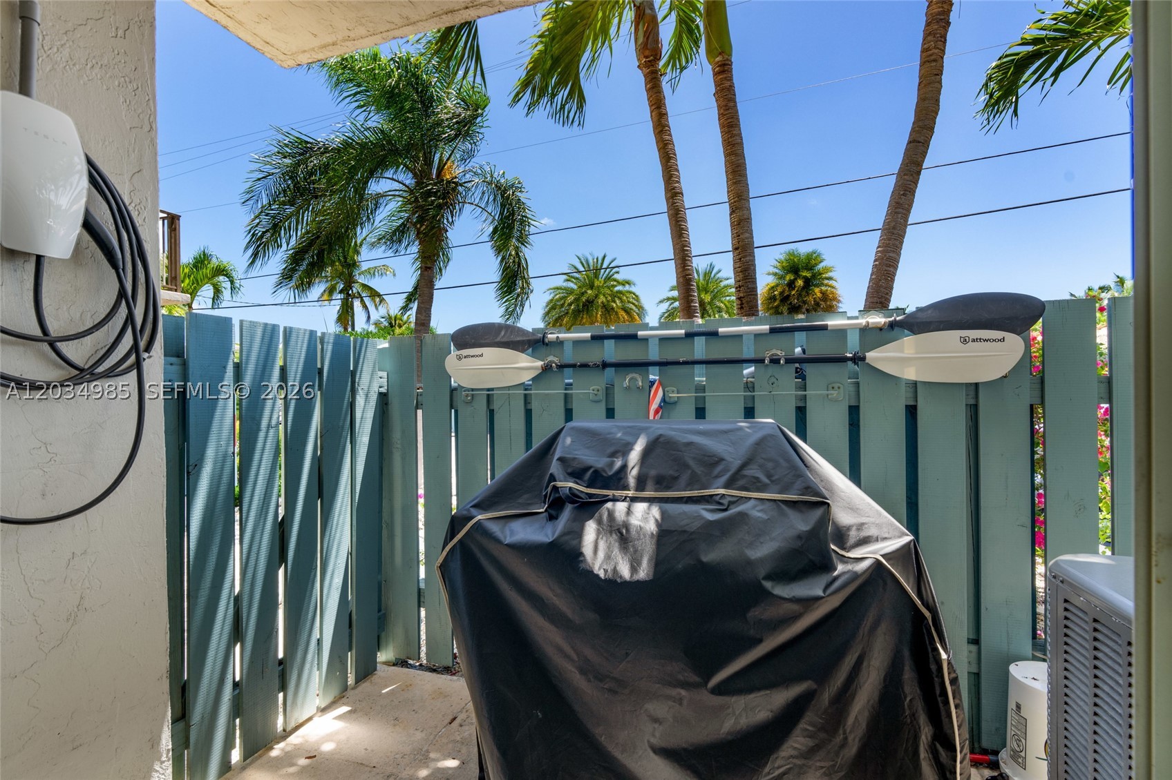 EXECUTIVE BAY CLUB - Residential