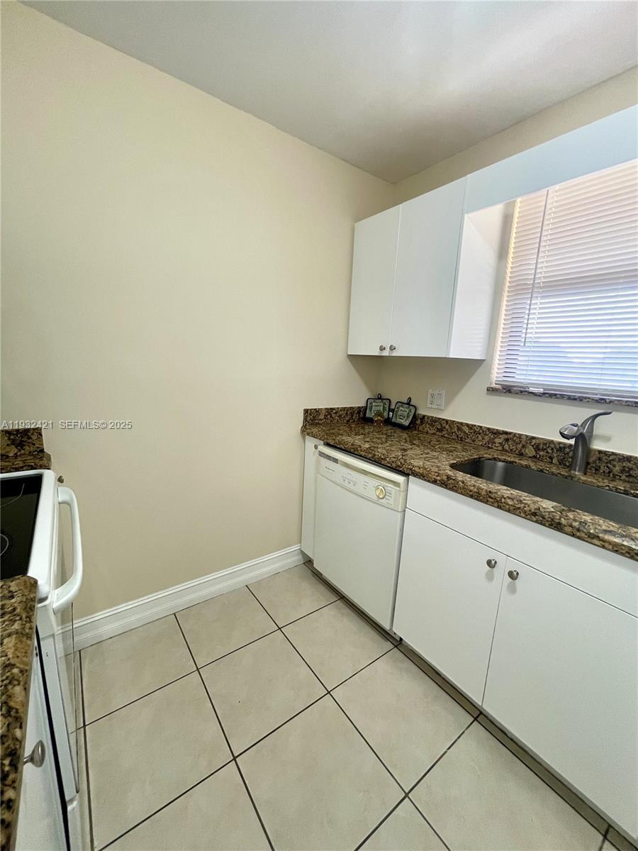 WATERS EDGE OF CORAL SPRI - Residential Lease