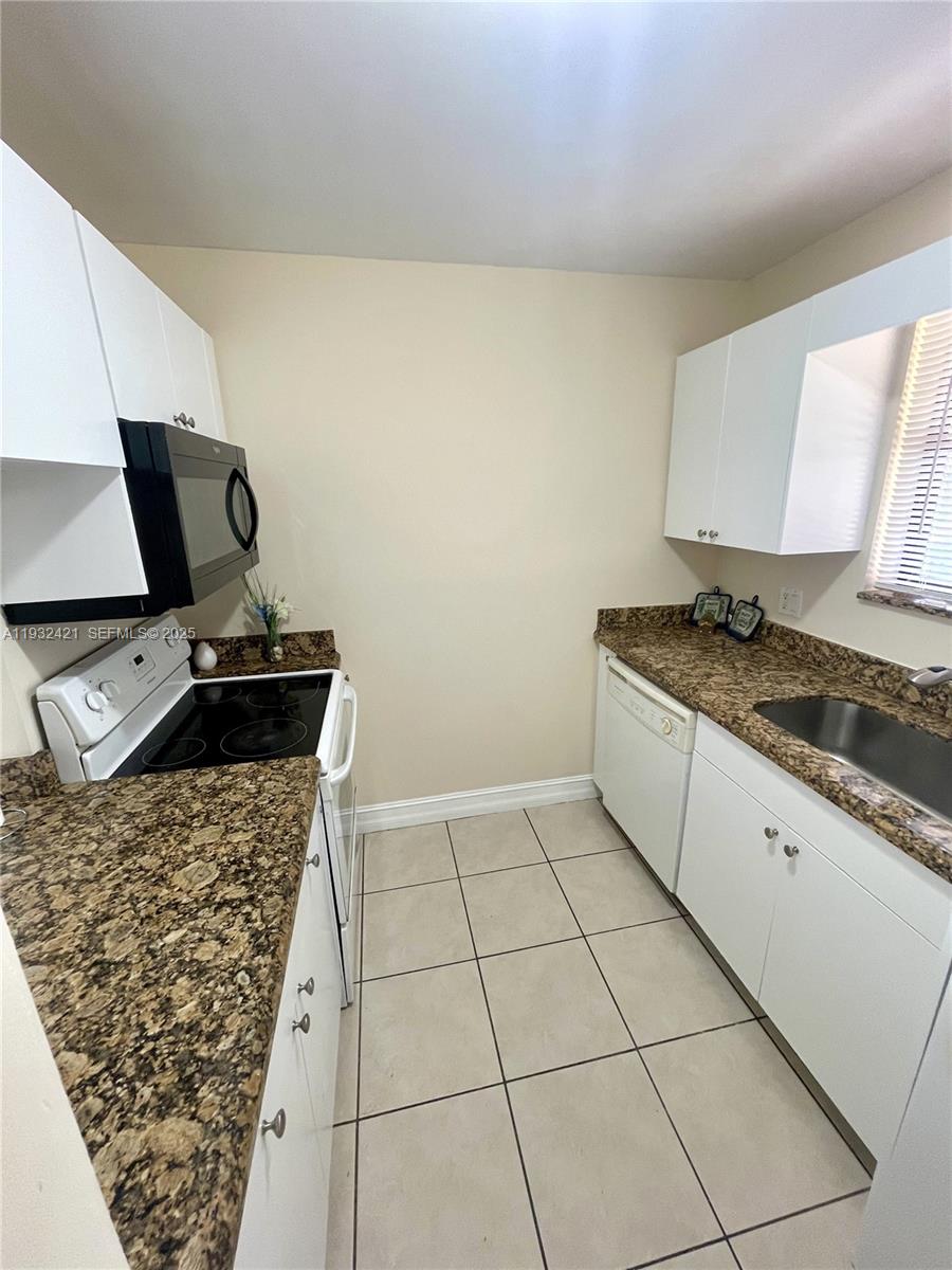 WATERS EDGE OF CORAL SPRI - Residential Lease