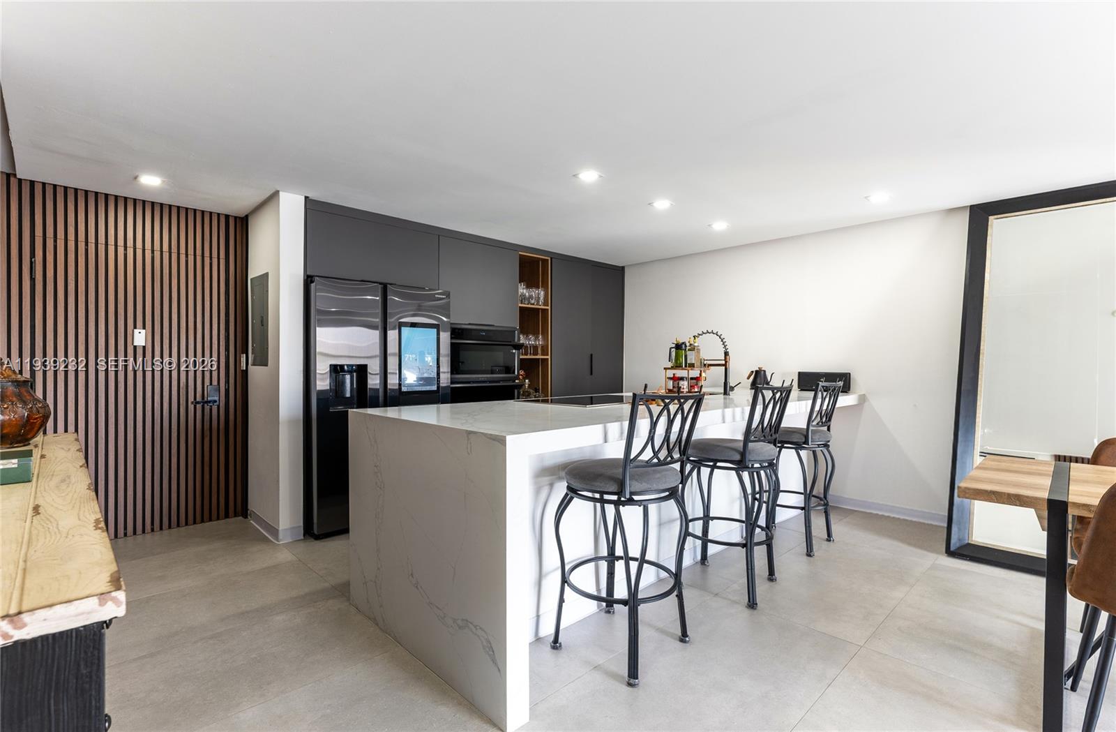 CARIBBEAN HOUSE CONDO - Residential