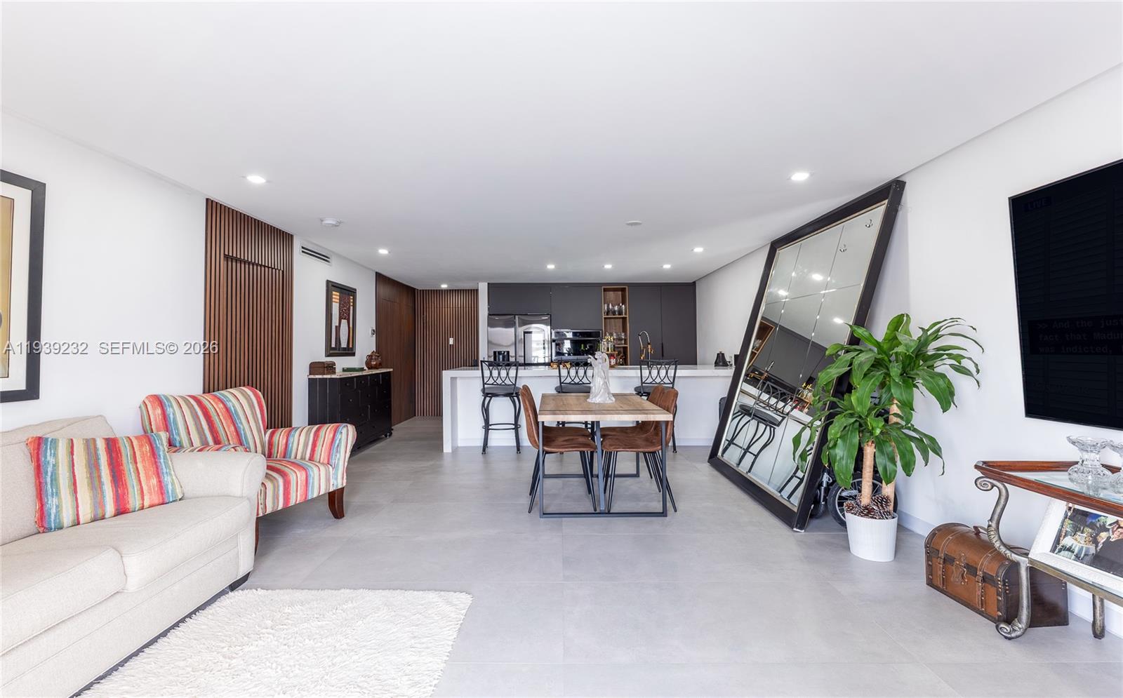 CARIBBEAN HOUSE CONDO - Residential