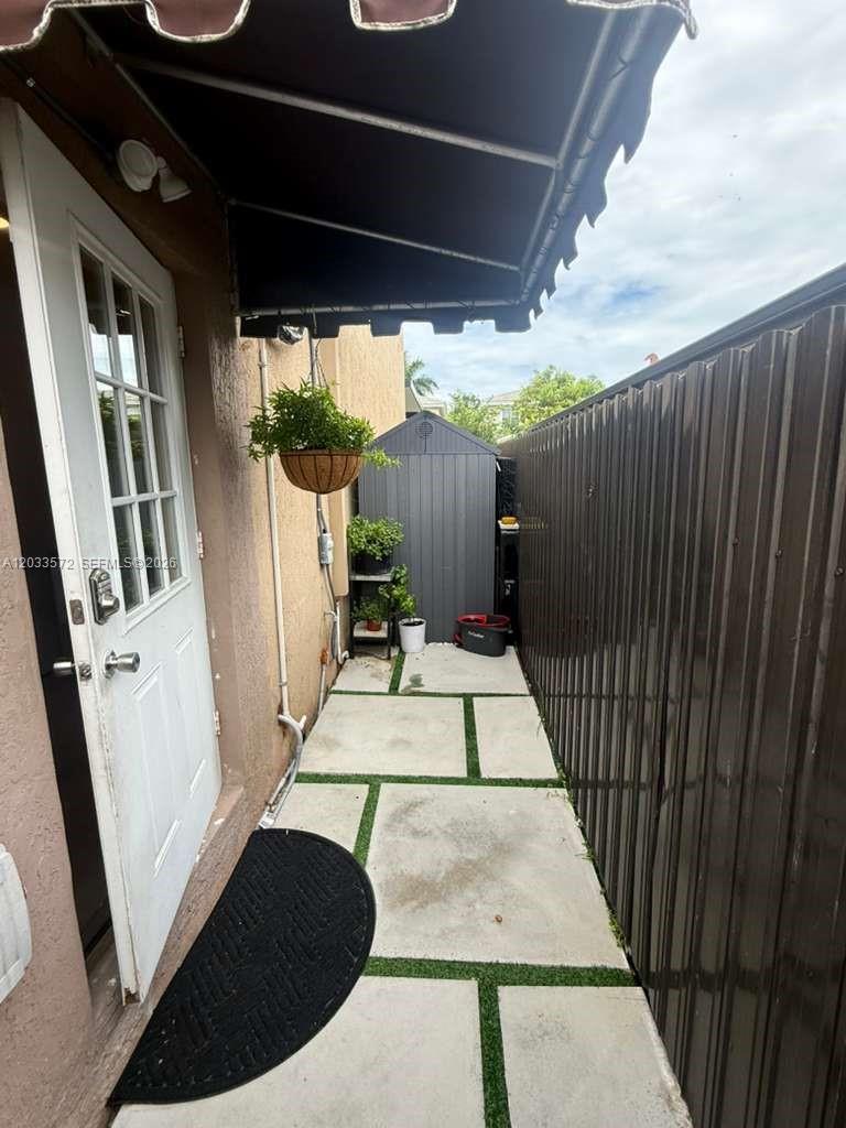 BAY GARDENS - Residential