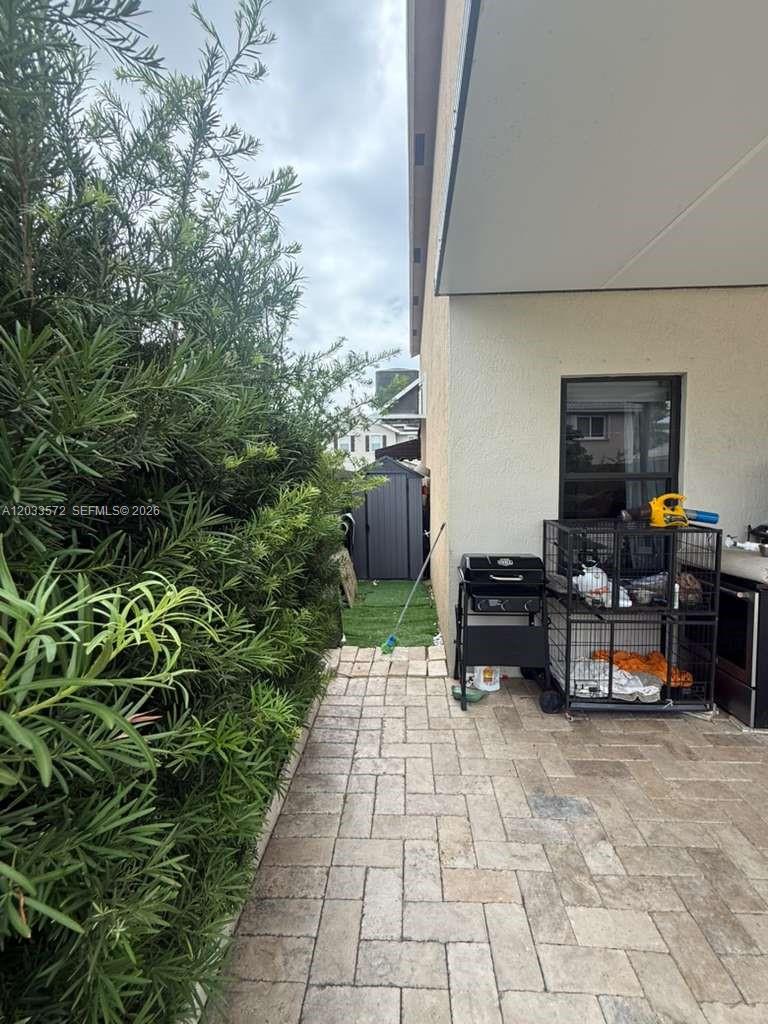 BAY GARDENS - Residential