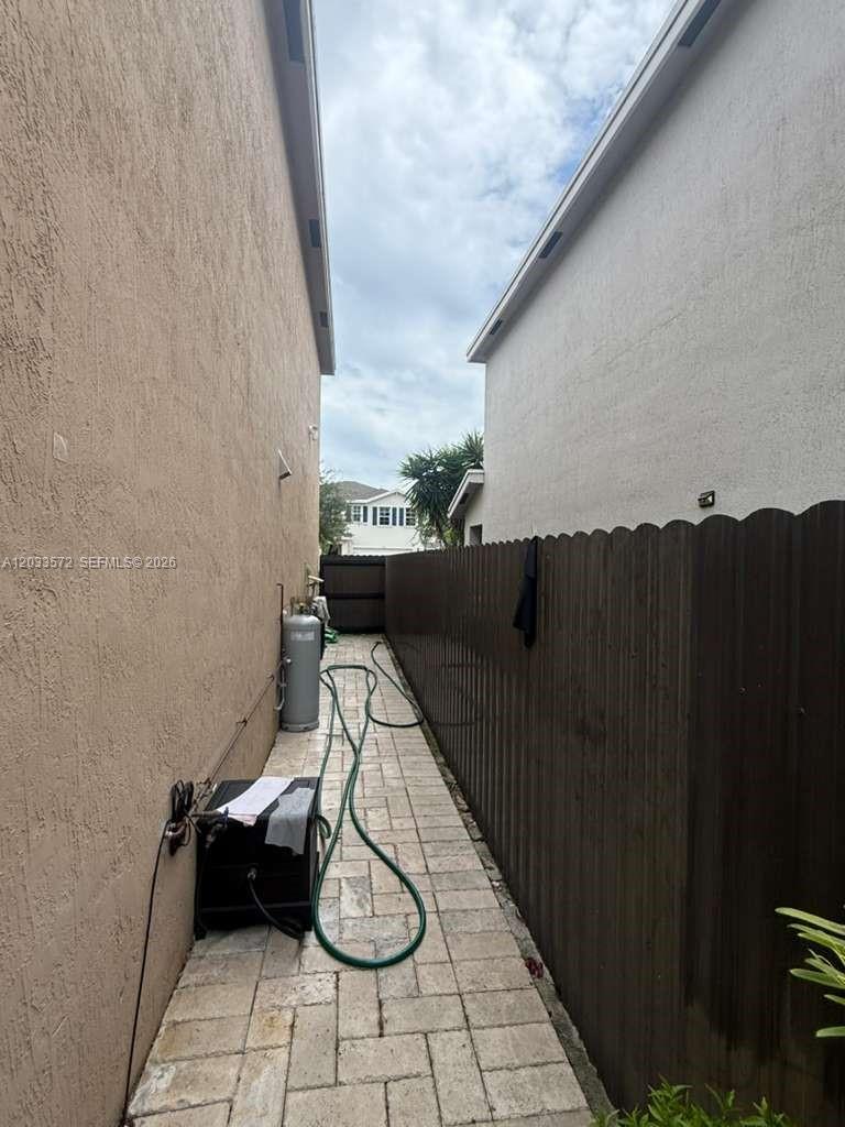 BAY GARDENS - Residential