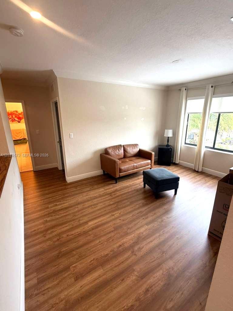 BAY GARDENS - Residential