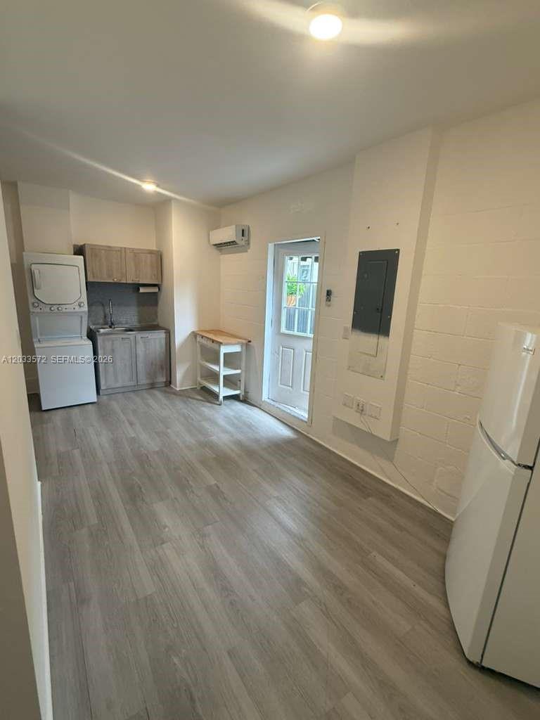 BAY GARDENS - Residential