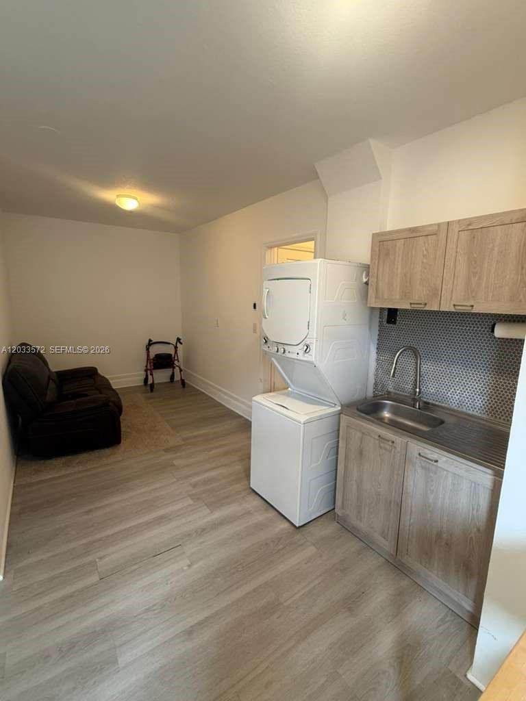 BAY GARDENS - Residential