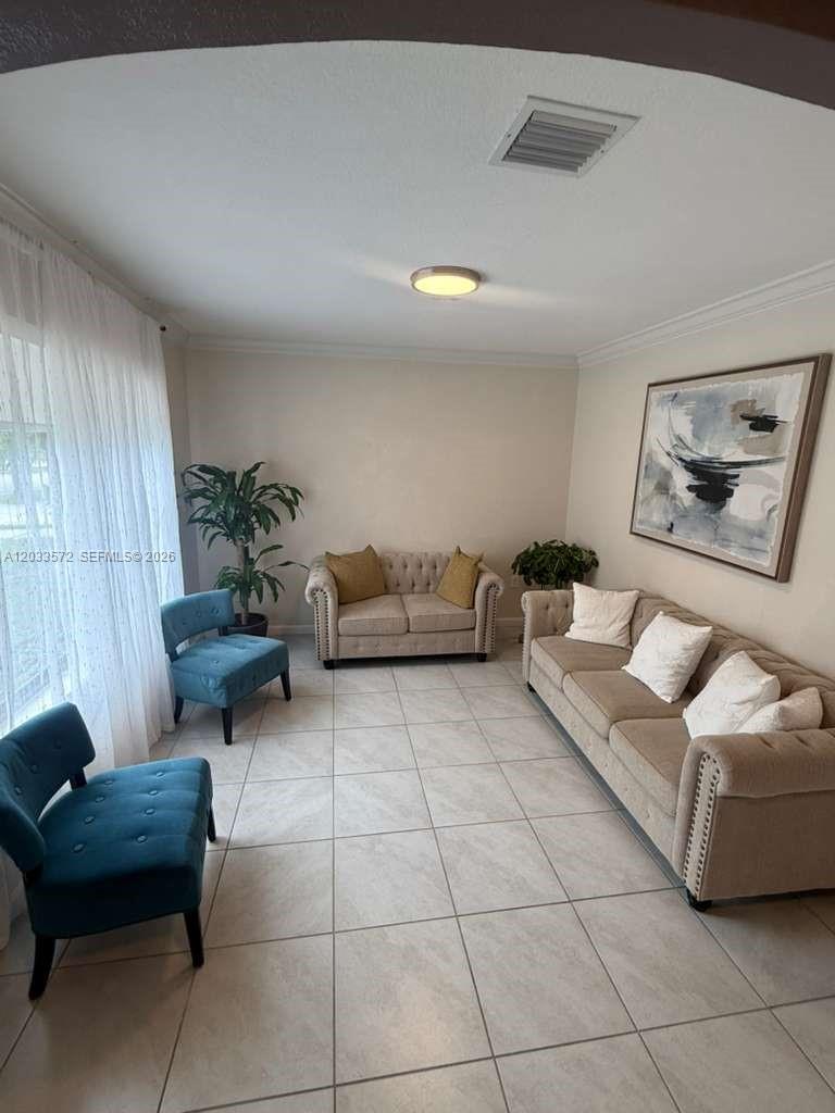 BAY GARDENS - Residential