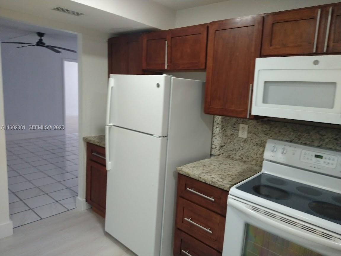 ELLINGTON AT COUNTY LINE - Residential