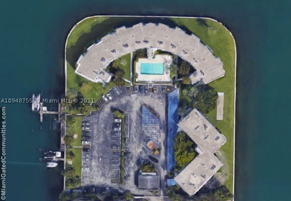 HARBOR ISLAND - Commercial Sale