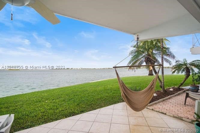 HARBOR ISLAND - Commercial Sale