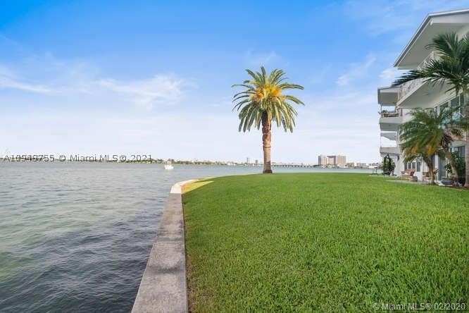 HARBOR ISLAND - Commercial Sale