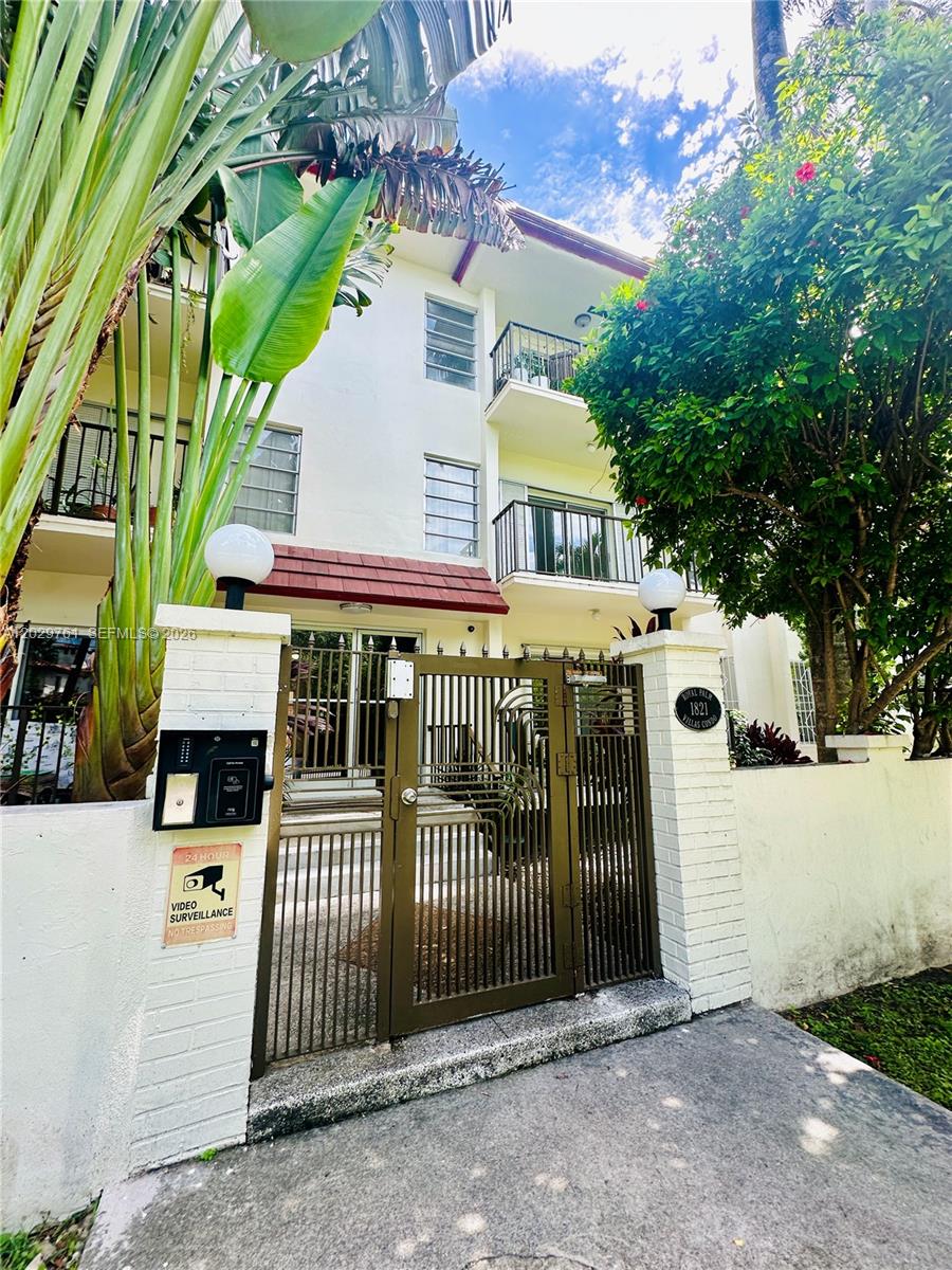 ROYAL PALM VILLAS CONDO - Residential