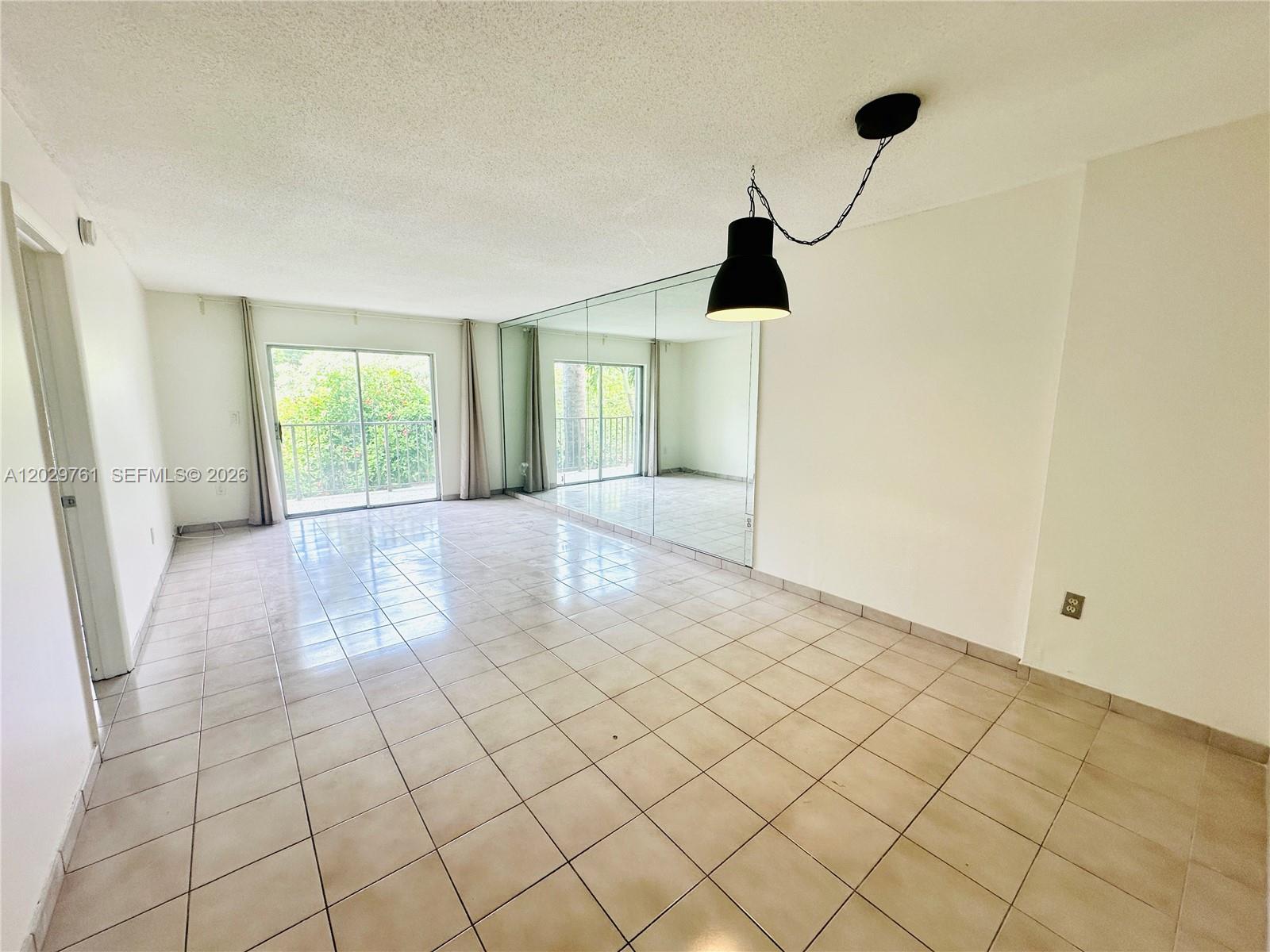 ROYAL PALM VILLAS CONDO - Residential