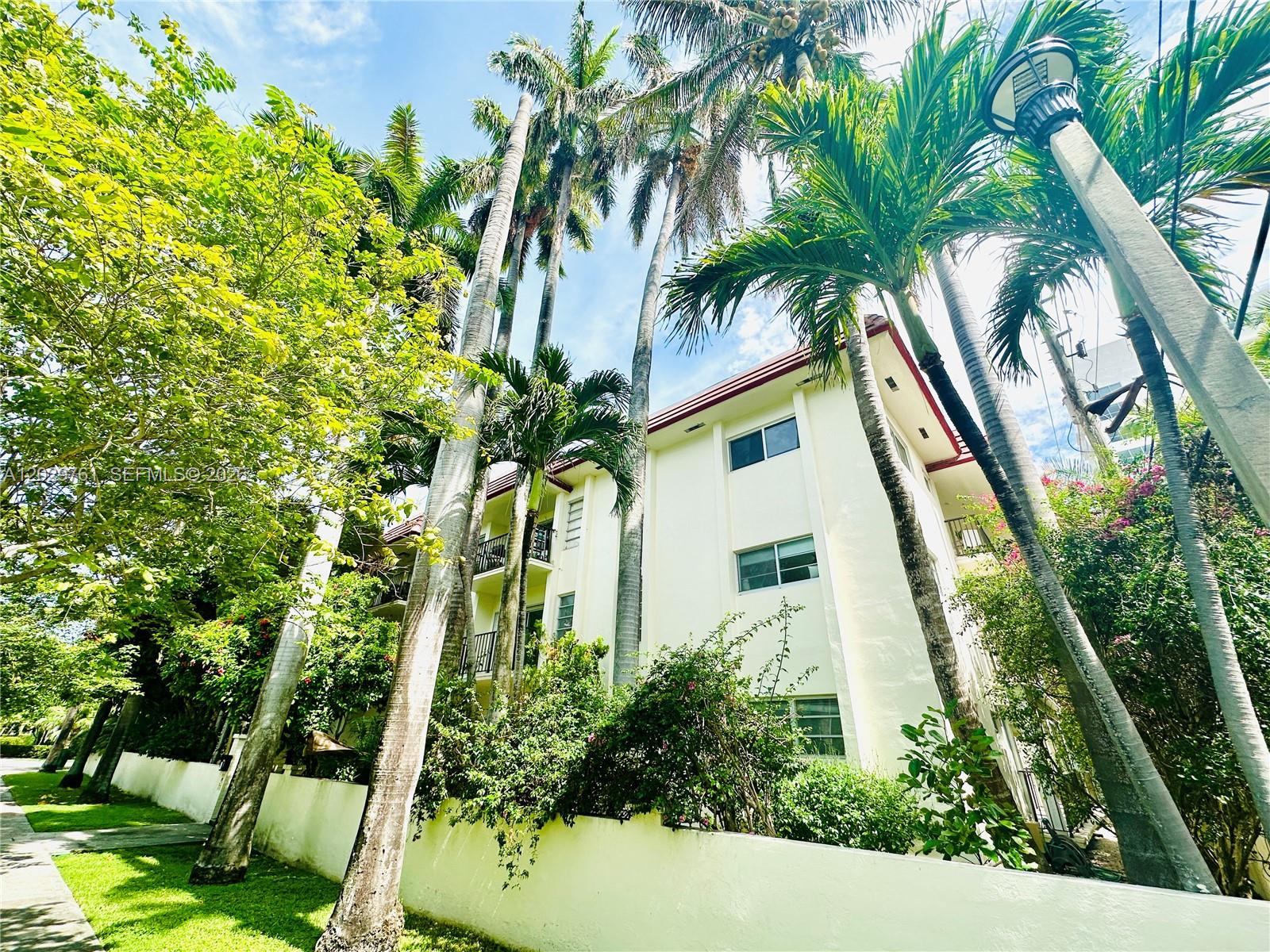 ROYAL PALM VILLAS CONDO - Residential