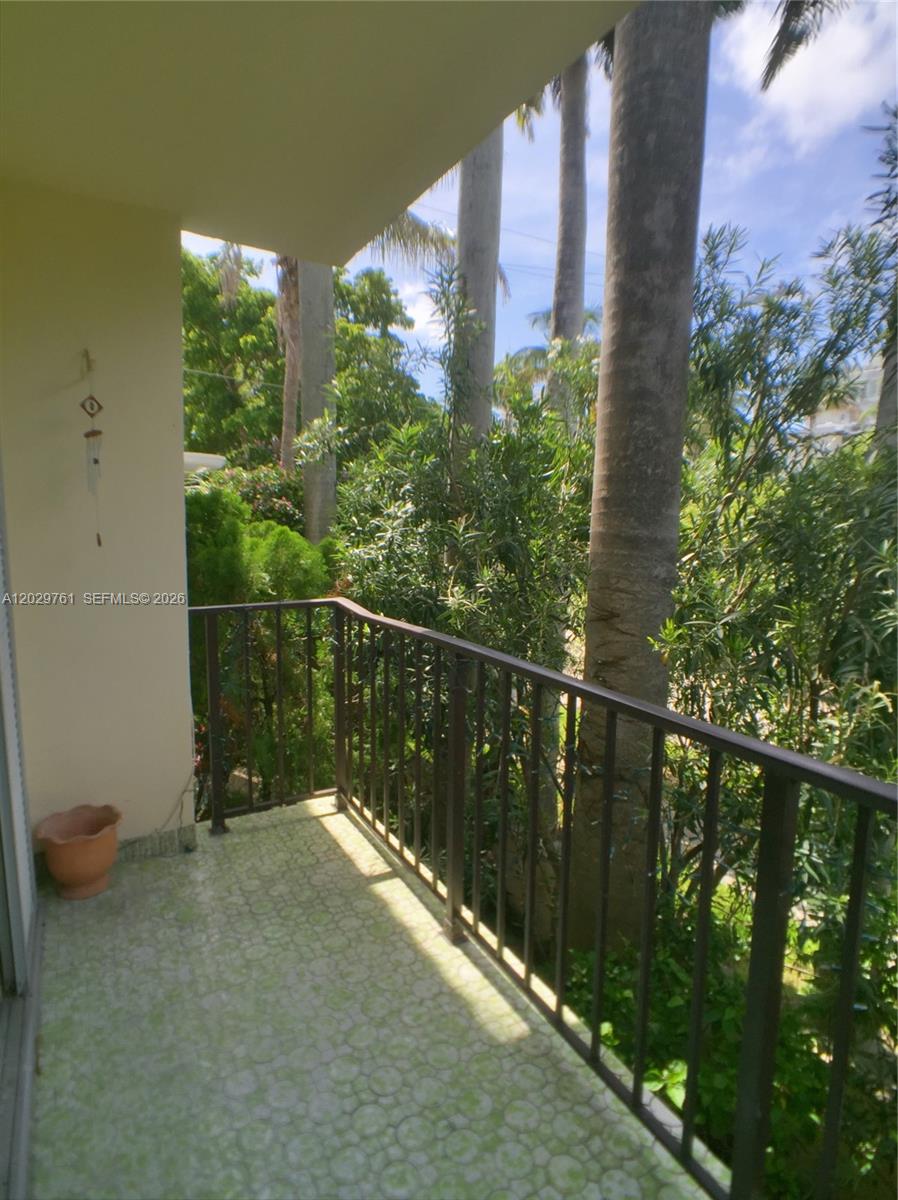 ROYAL PALM VILLAS CONDO - Residential
