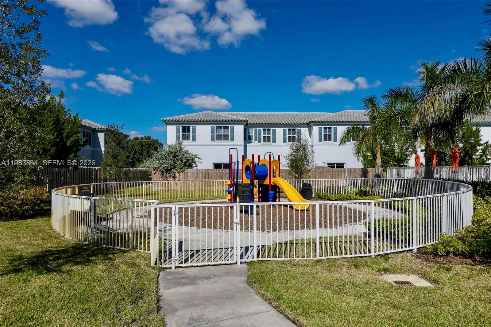 WINDSOR SQUARE - Residential