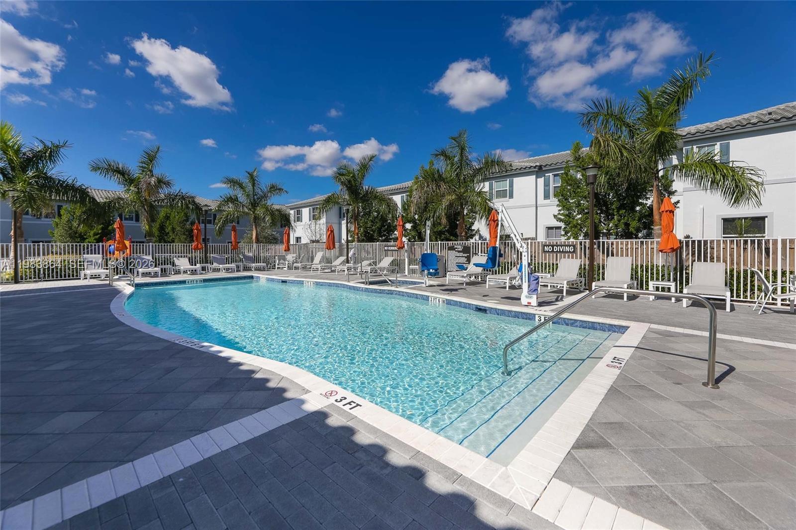 WINDSOR SQUARE - Residential