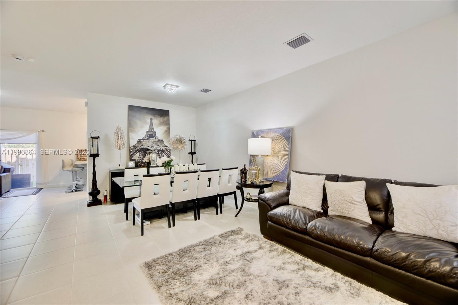 WINDSOR SQUARE - Residential