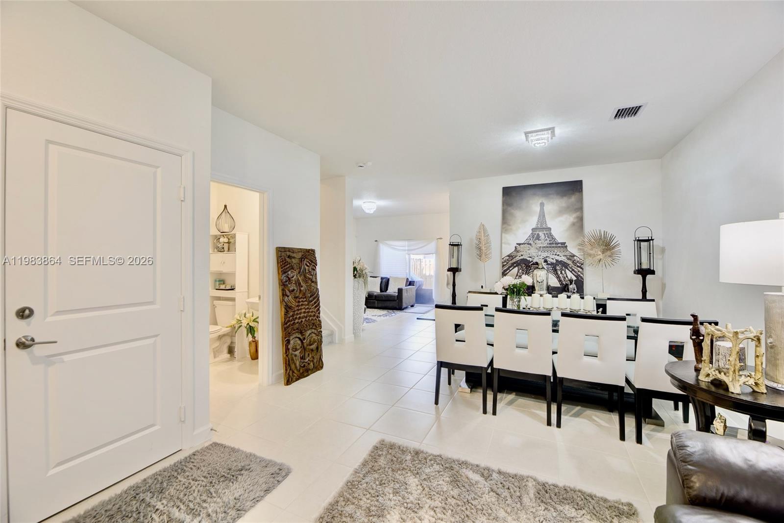 WINDSOR SQUARE - Residential